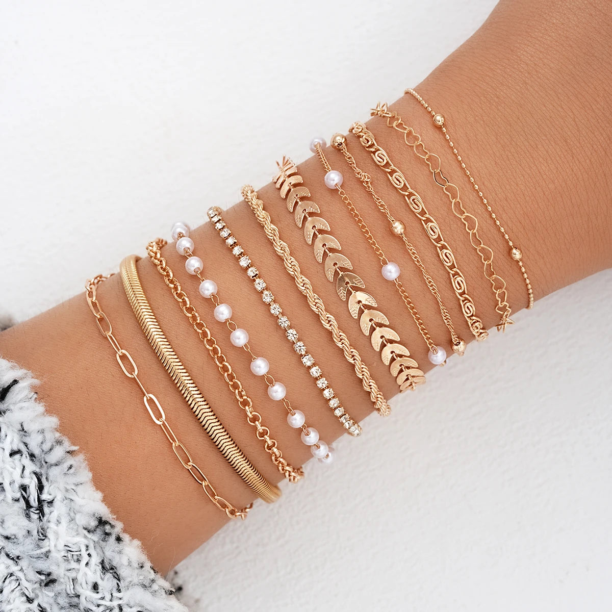 12Pcs Vintage Elegant Gold Color Bracelet Sets Simple Copper Metal Zircon Pearl Chain Bracelet Everyday Party Jewelry Gifts 2024